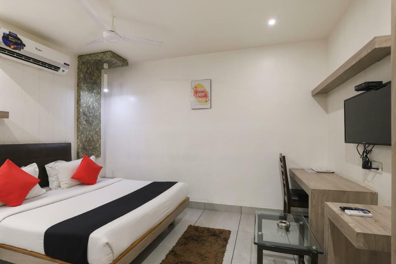 Apple Residency Hotel Patan  Bagian luar foto